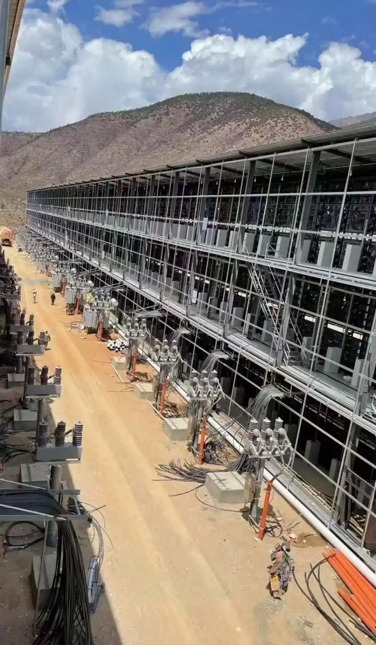 A large-scale cryptocurrency mining farm